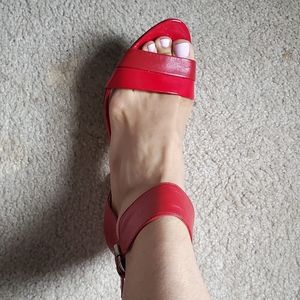 Tahari red Sandals